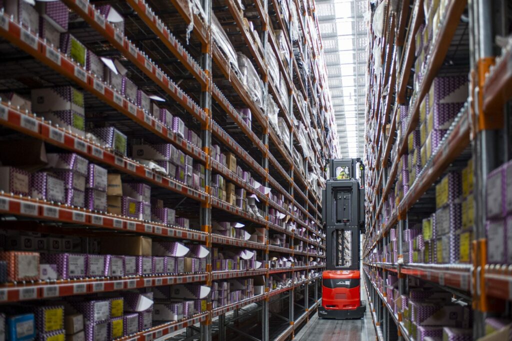 narrow aisle racking to store more product warehouse storage solution