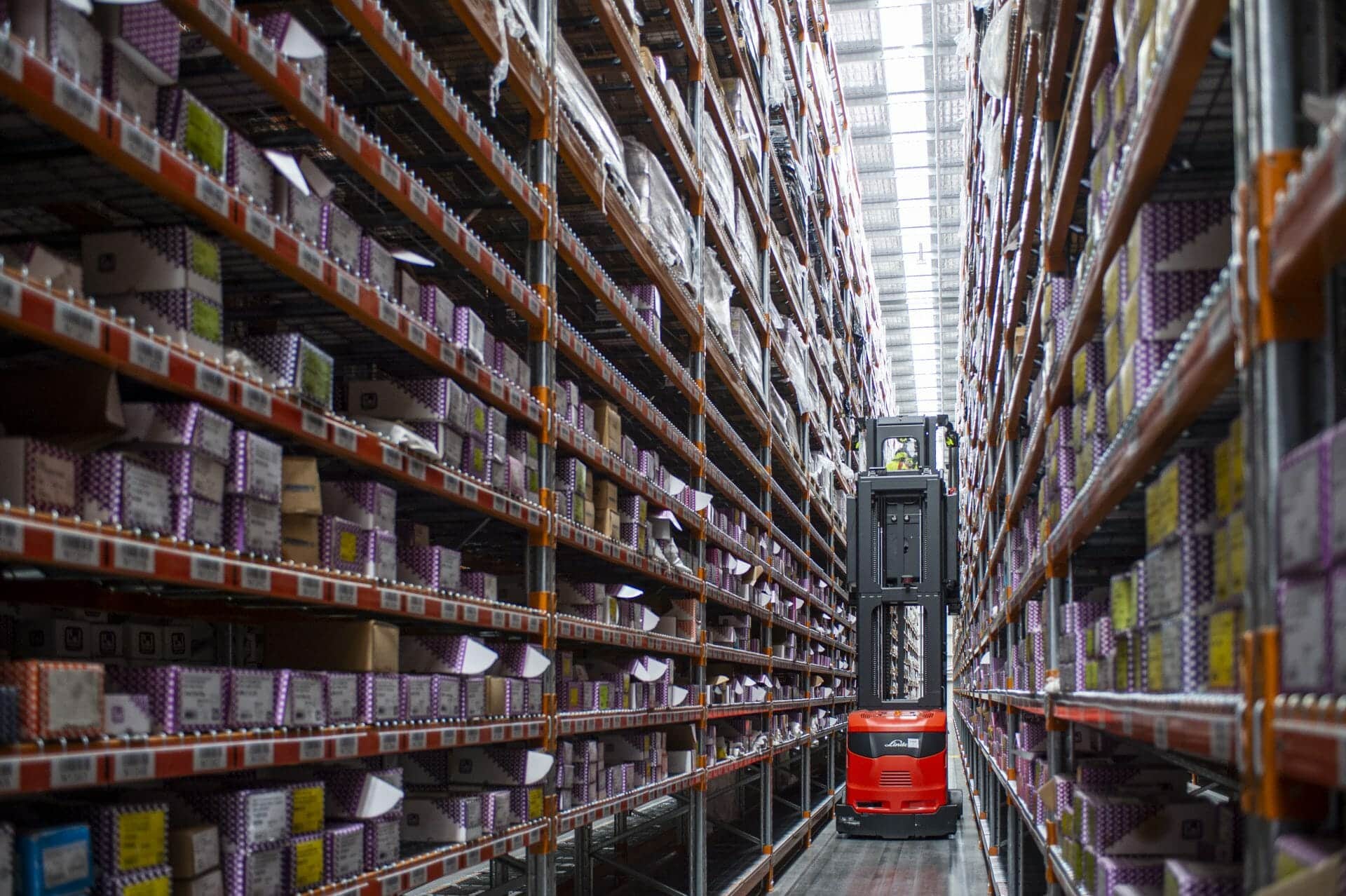 narrow aisle racking to store more product warehouse storage solution